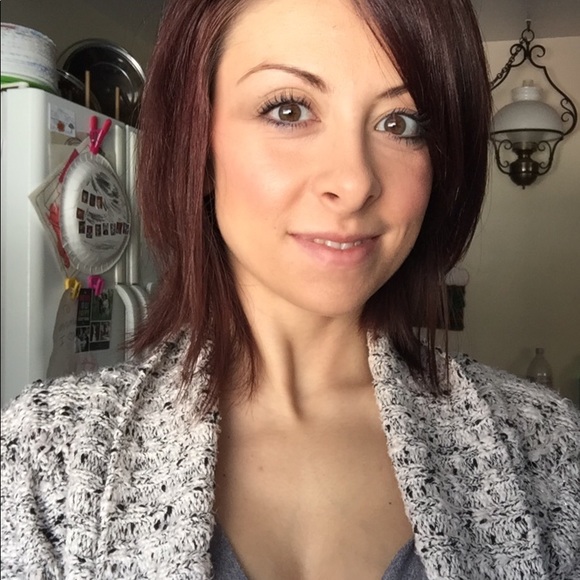 Meet your Posher, Liz - Picture 7 of 8